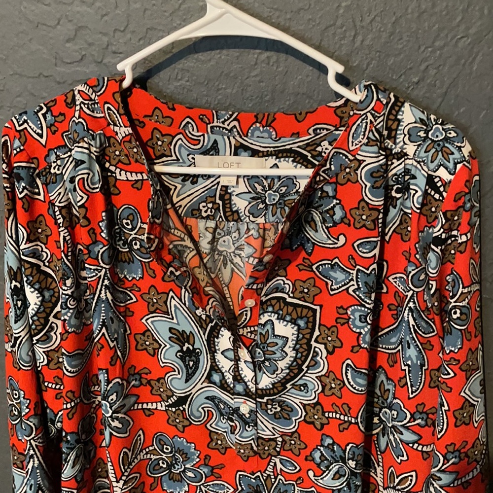 Super classy LOFT Russian red blue designs dress